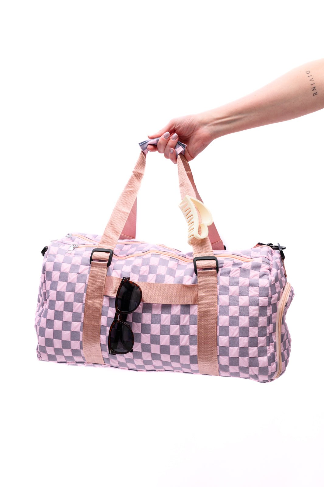 Elevate Travel Duffel in Pink - Molliee Boutique