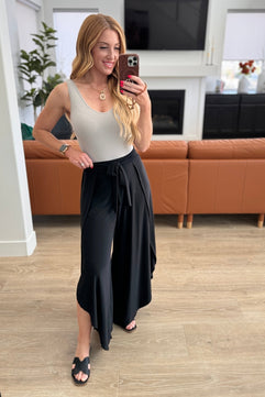 Holland Holiday Tulip Pants in Black - Molliee Boutique