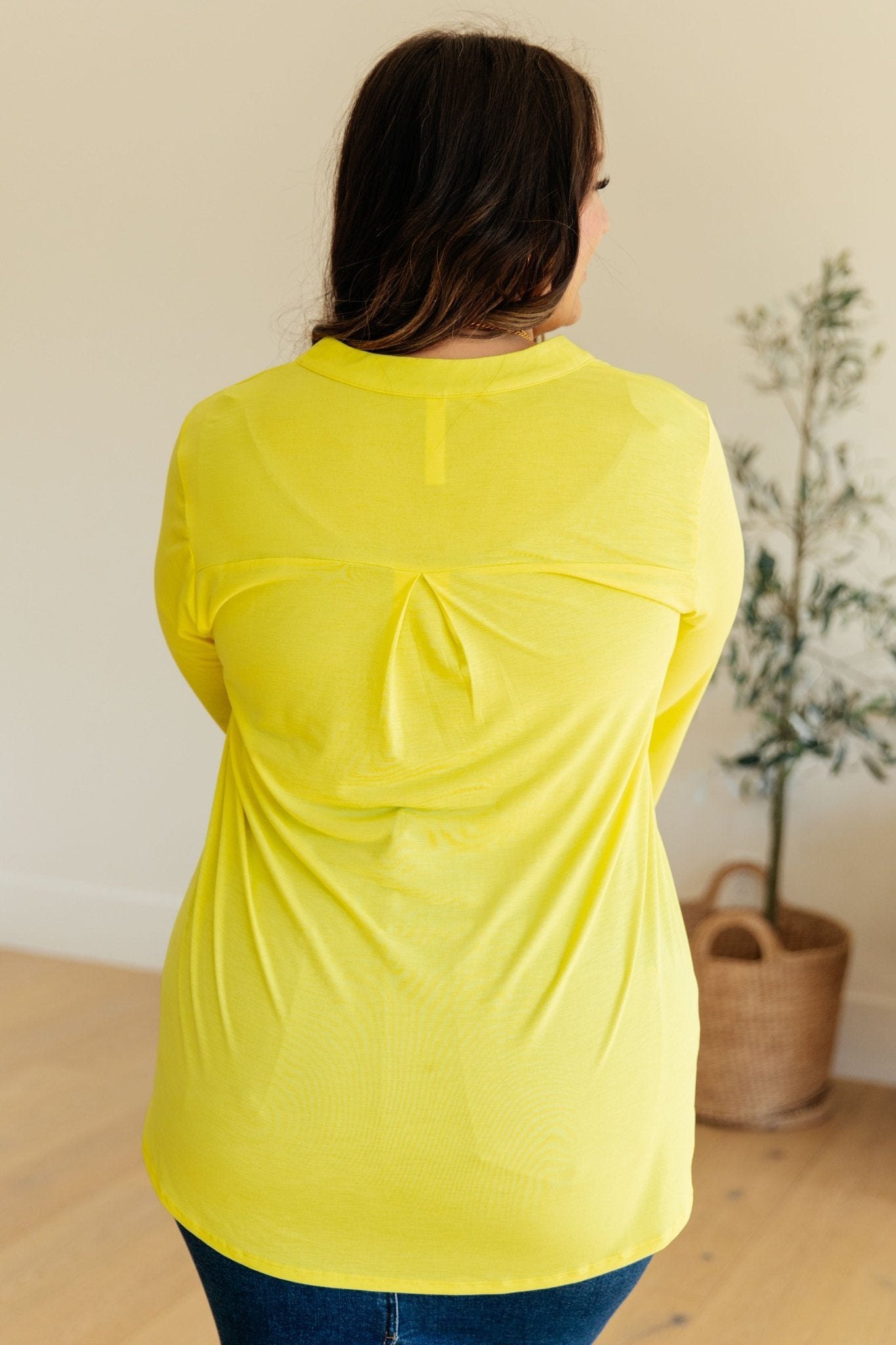 Lizzy Top in Neon Yellow - Molliee Boutique