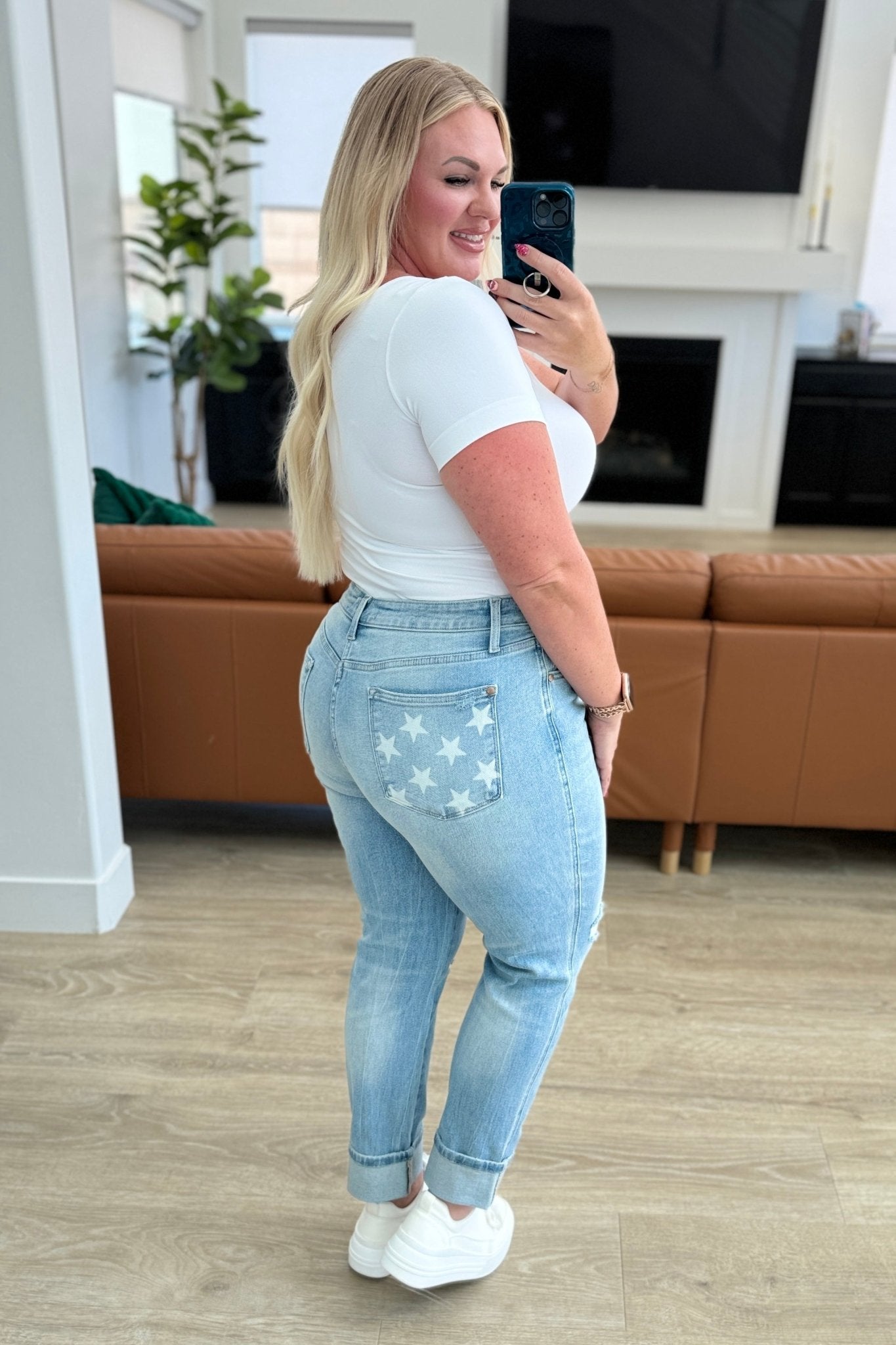 Sam Mid Rise Star Pocket Boyfriend Jeans - Molliee Boutique