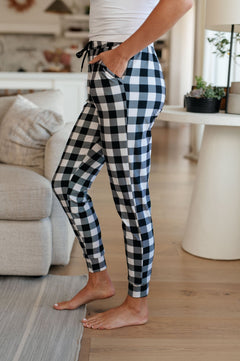 Your New Favorite Joggers in Black and White Check - Molliee Boutique