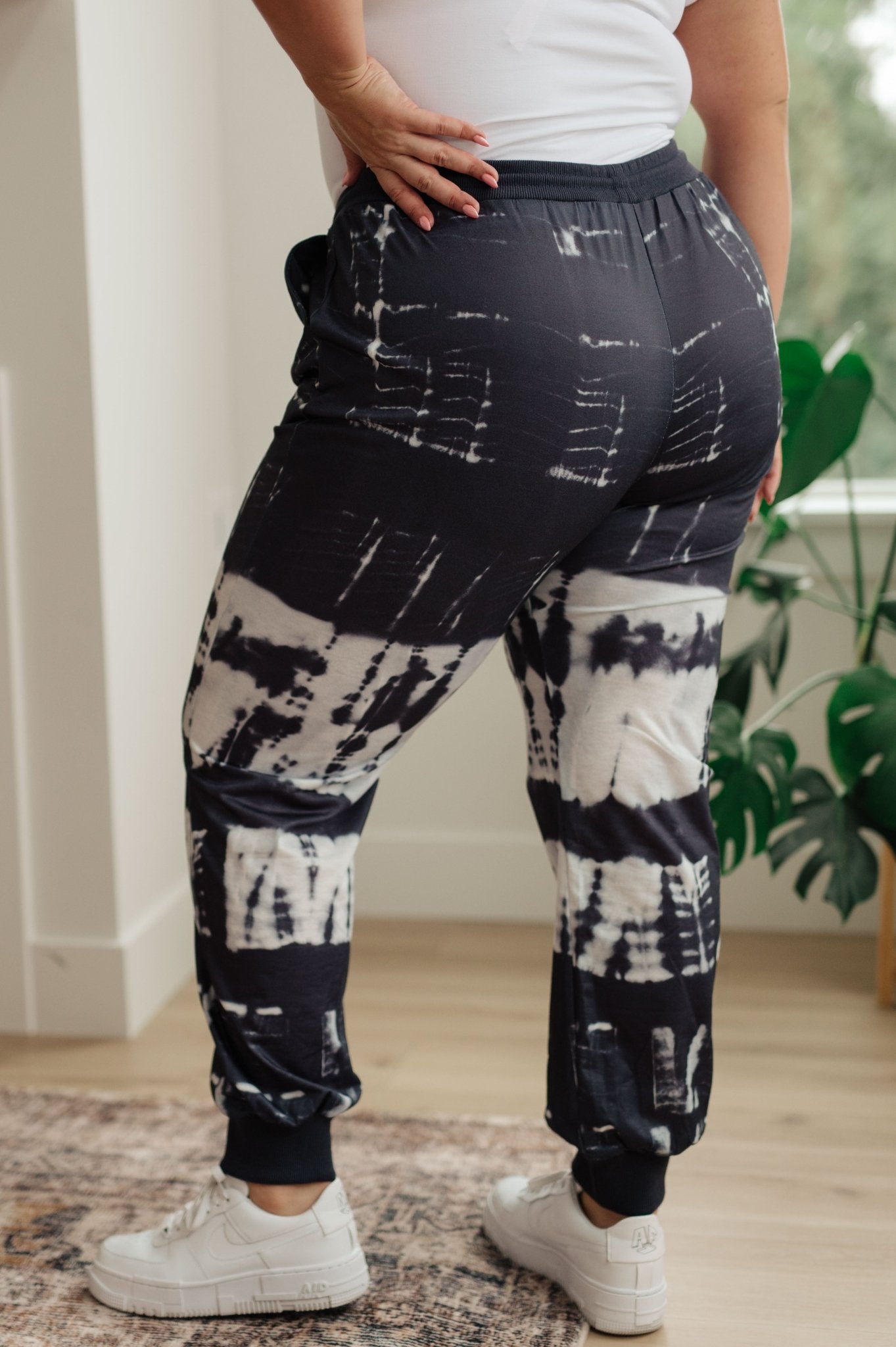 Can't Tie Me Down Joggers - Molliee Boutique