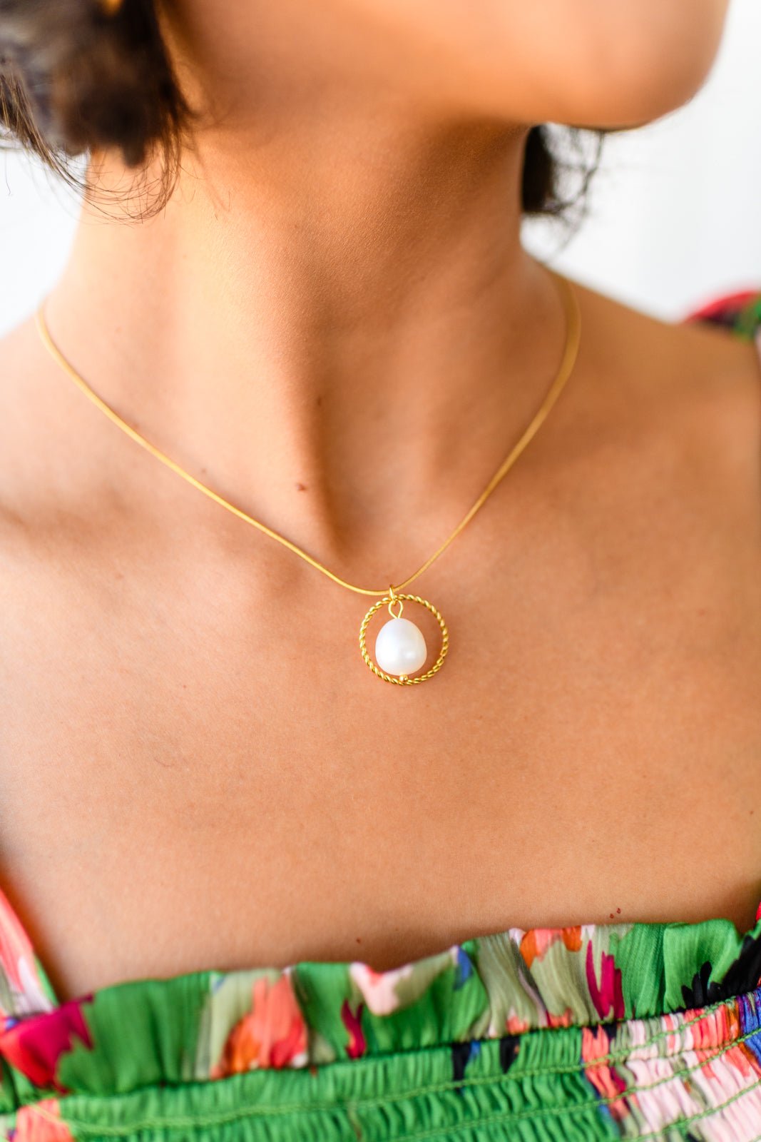 Center of the World Pearl Pendant Necklace - Molliee Boutique