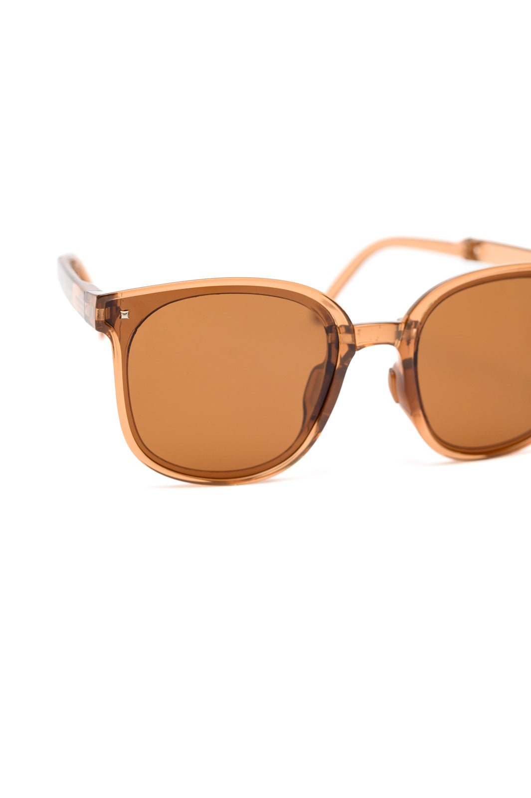 Collapsible Girlfriend Sunnies & Case in Champagne - Molliee Boutique