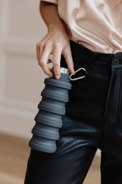 Collapsing Silicon Water Bottle in Black - Molliee Boutique