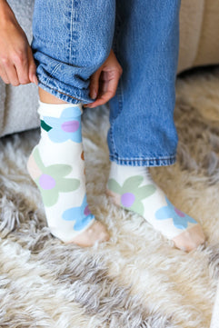 Cream Floral Ankle Socks - Molliee Boutique