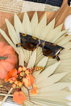 Famous Muse Sunglasses in Tortoise - Molliee Boutique