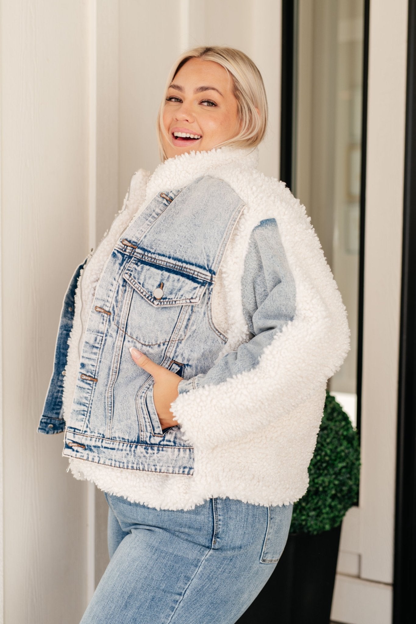 Full Send Sherpa Lined Denim Jacket - Molliee Boutique