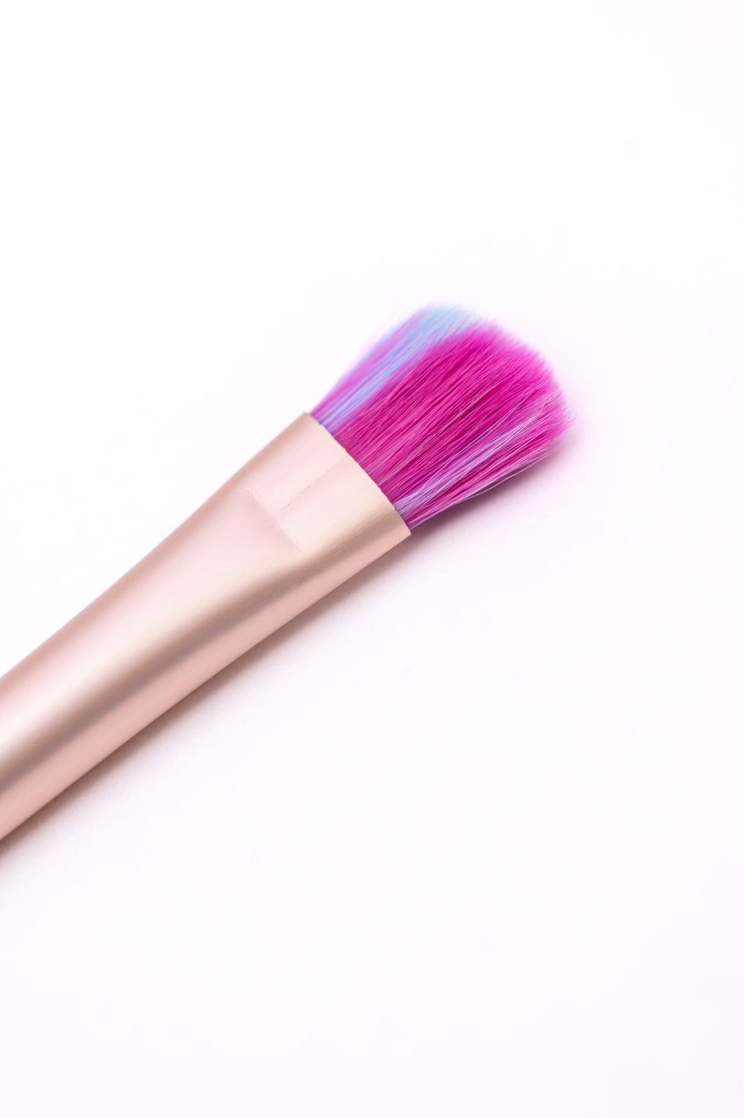 Loud and Clear Eyeshadow Brush - Molliee Boutique