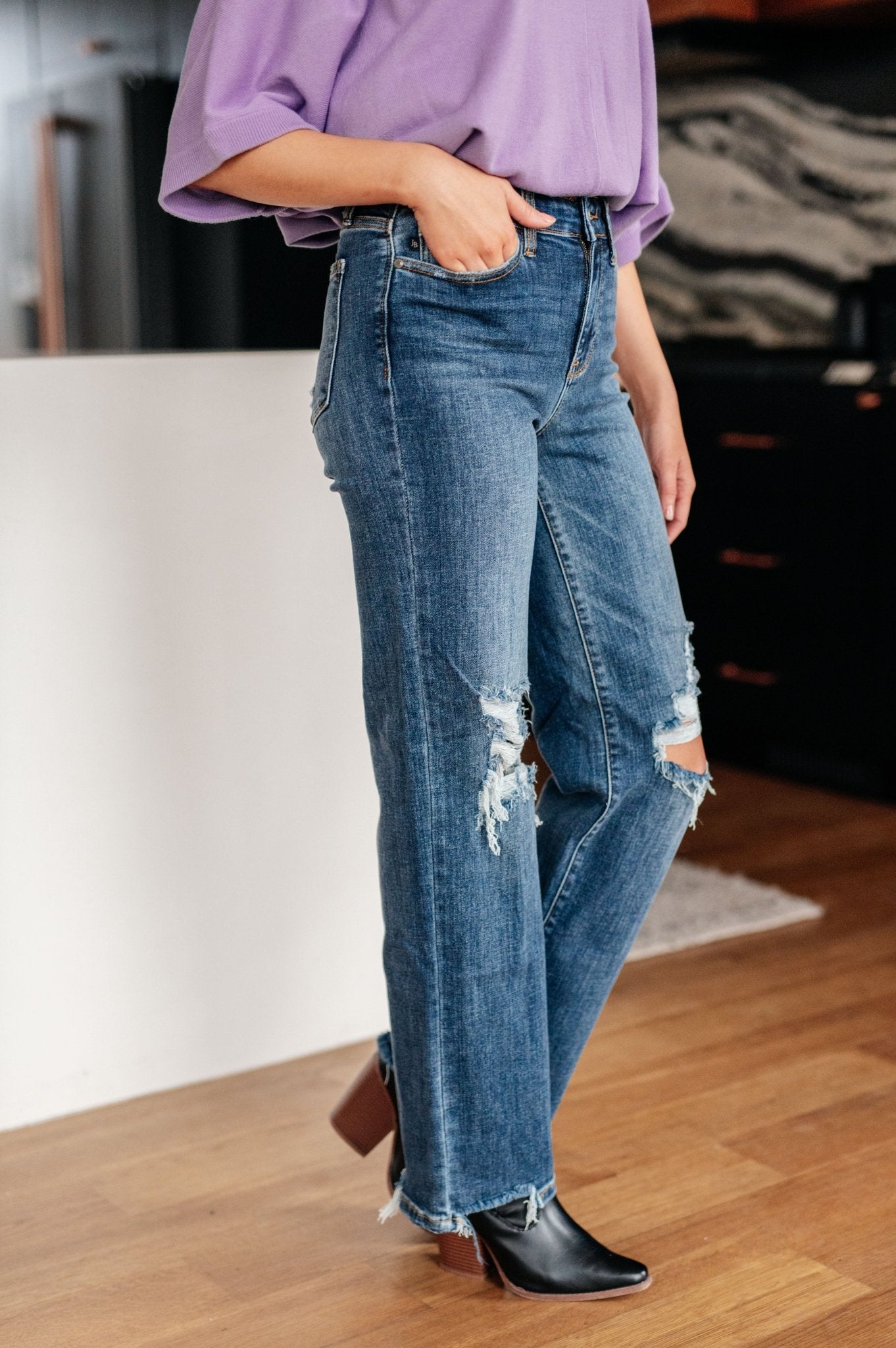 Rose High Rise 90's Straight Jeans in Dark Wash - Molliee Boutique