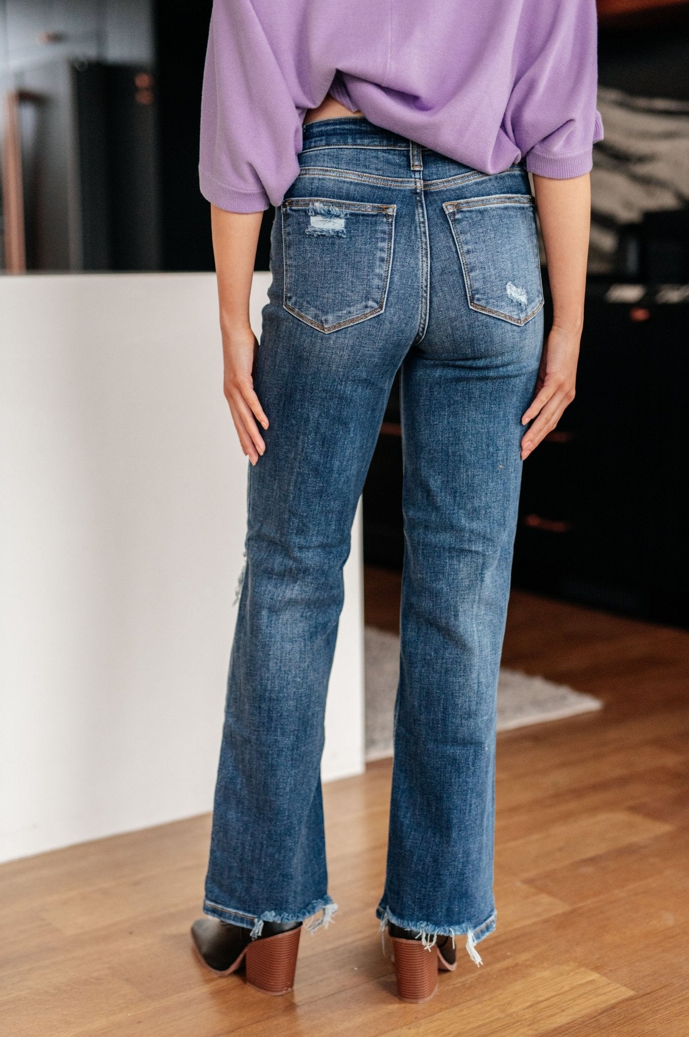 Rose High Rise 90's Straight Jeans in Dark Wash - Molliee Boutique