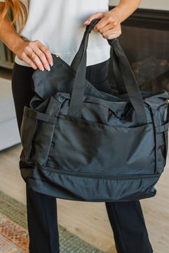 Travel Bestie Duffel in Black - Molliee Boutique